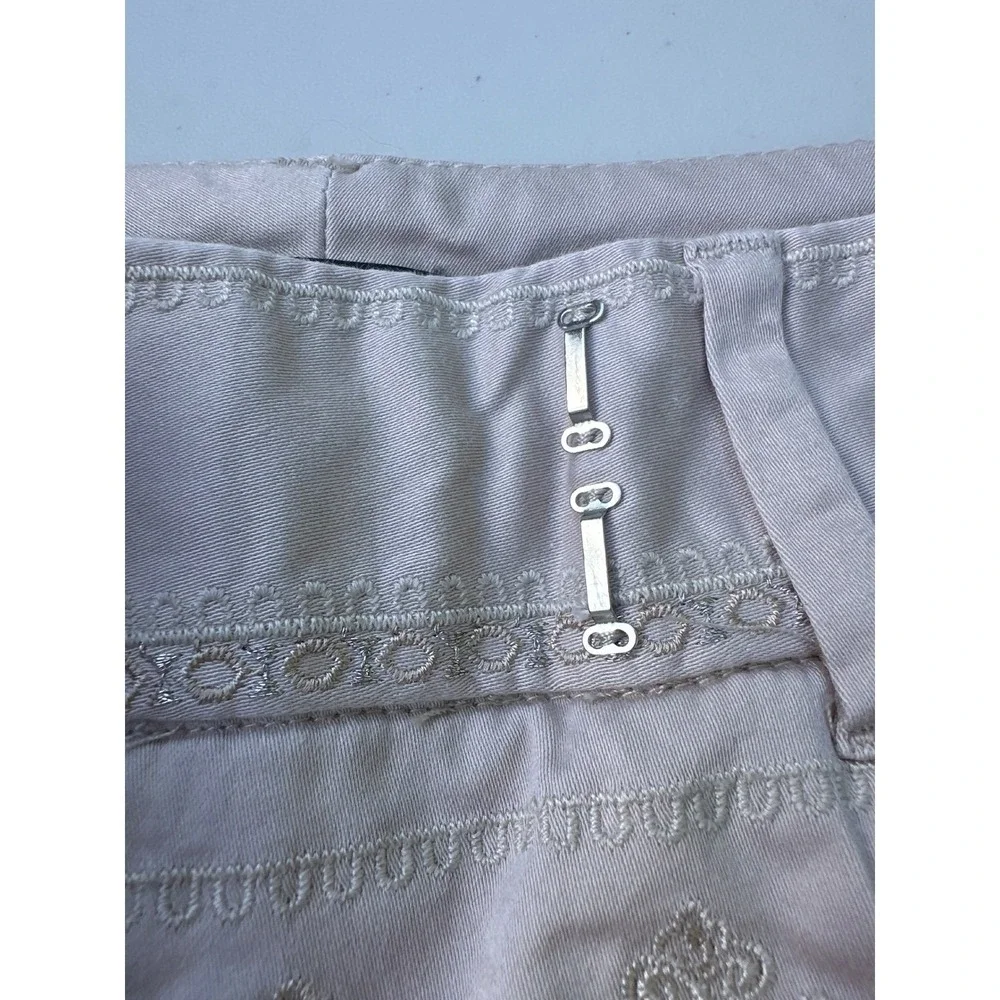 White House Black Market Embroidered Metallic Shorts Size 00‎ Champagne Pink